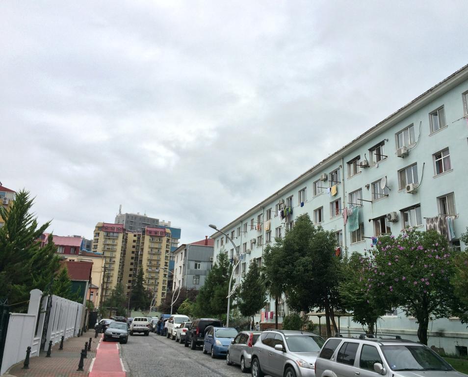 Apartment On Khinikadze 4 Batumi Exterior photo